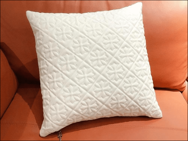 Elevate Your Living Space: The Art of Styling Luxurious Cushions for Global Homes